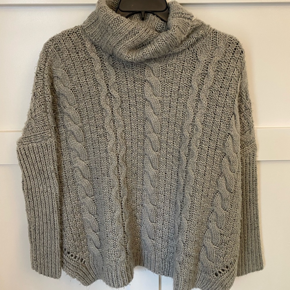 Mimi’s Gray‎ chunky sweater OS